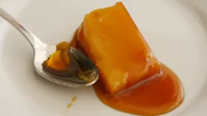 Pudim Abade de Priscos sobremesa tradicional de Braga com ovos, toucinho e caramelo